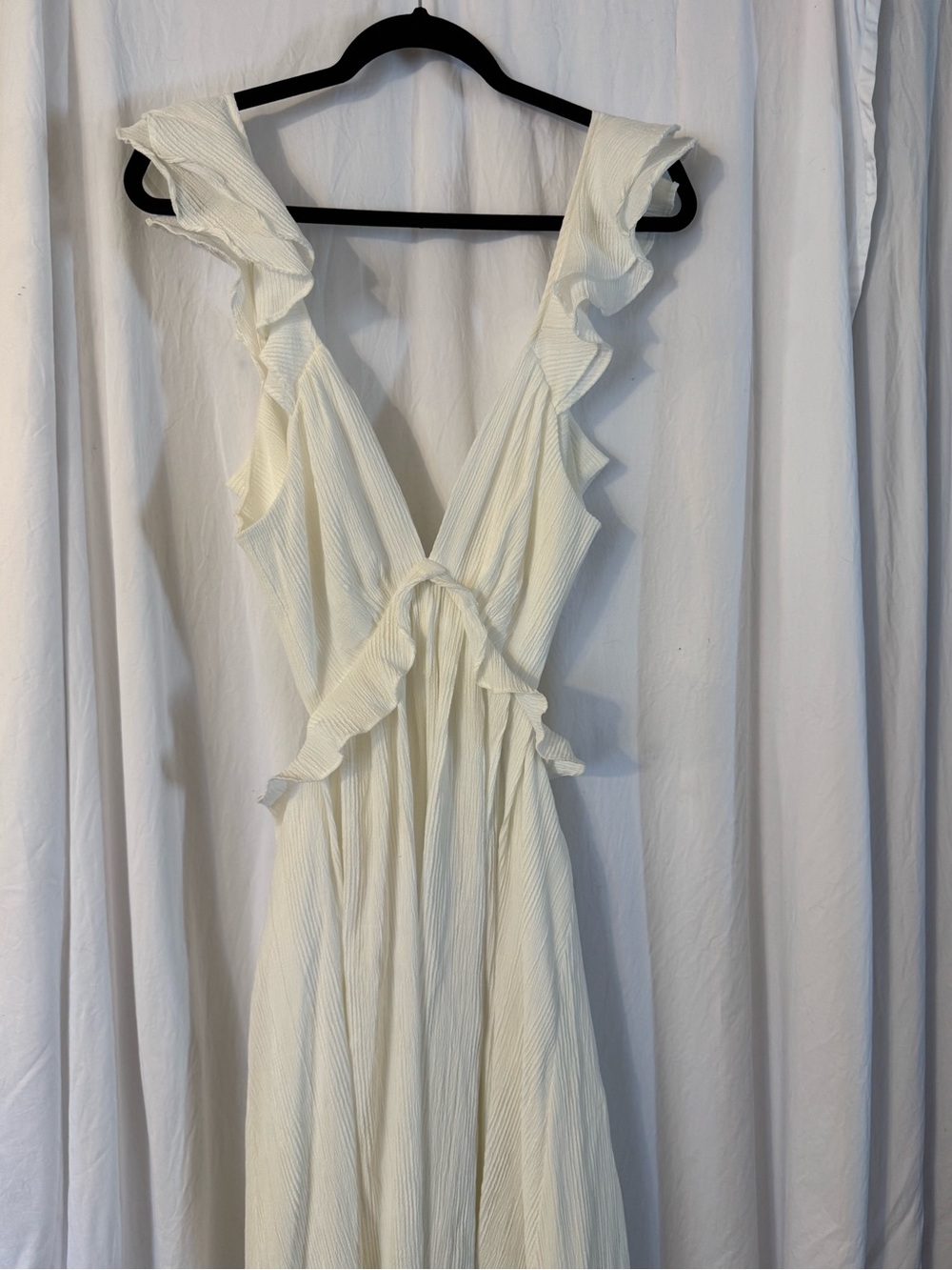 ASTR -  The Label , Ruffled V-Neck White Maxi Dress Open Back with A Tie!No size